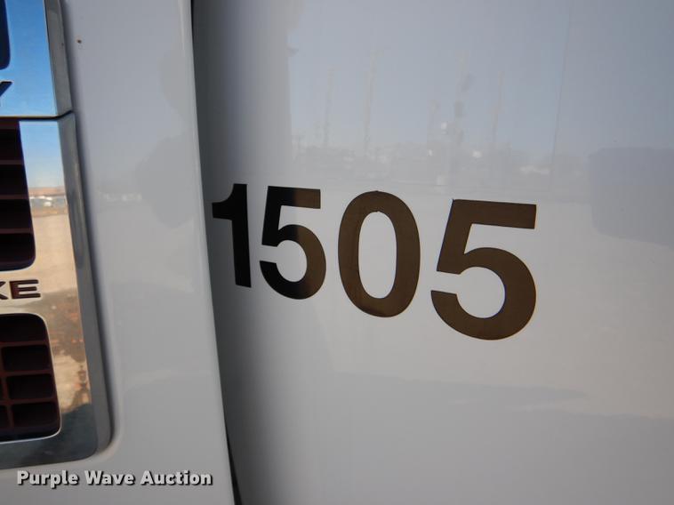 image for item DD8934 2008 Ford F550 Super Duty XL bucket truck