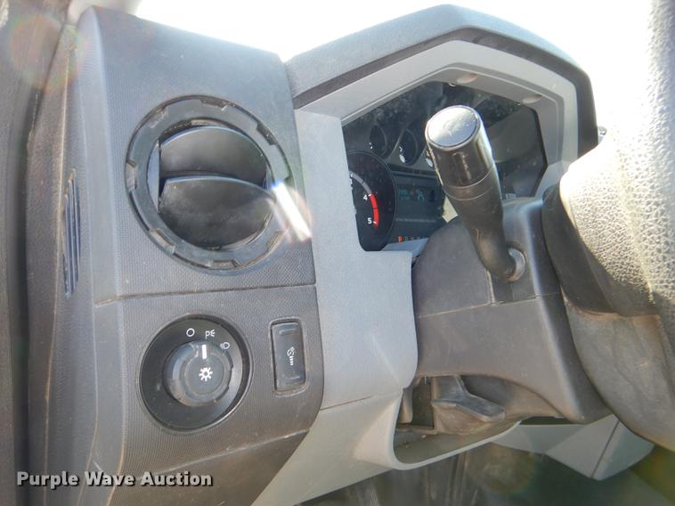 image for item DD8959 2012 Ford F550 Super Duty truck cab and chassis