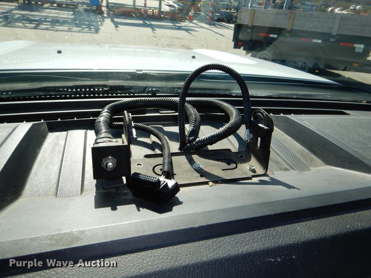 image for item DD8959 2012 Ford F550 Super Duty truck cab and chassis