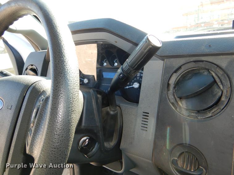 image for item DD8959 2012 Ford F550 Super Duty truck cab and chassis