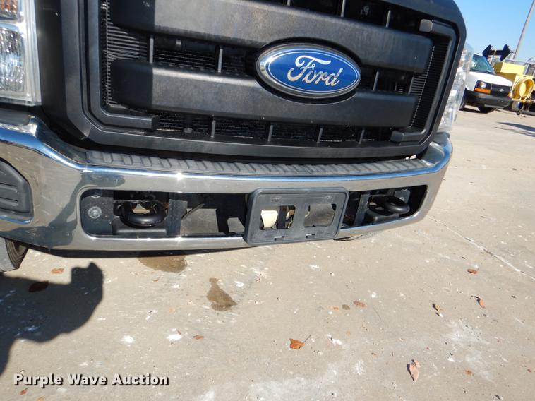 image for item DD8959 2012 Ford F550 Super Duty truck cab and chassis