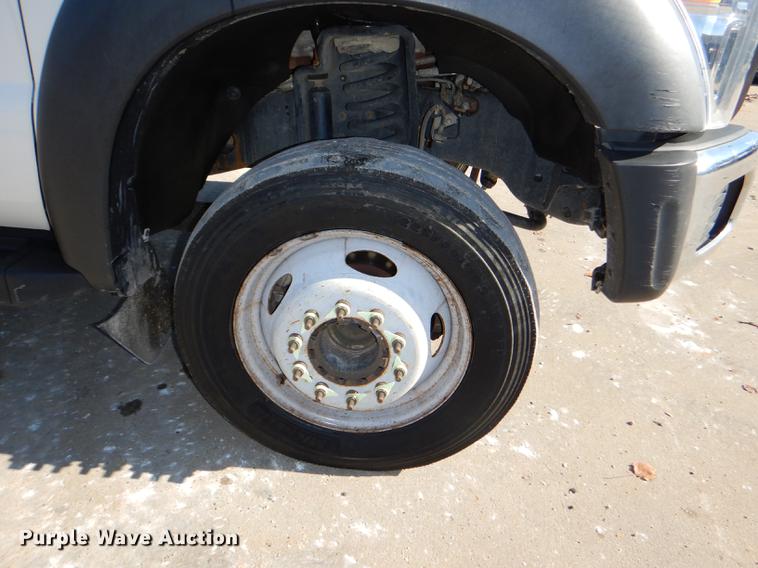 image for item DD8959 2012 Ford F550 Super Duty truck cab and chassis