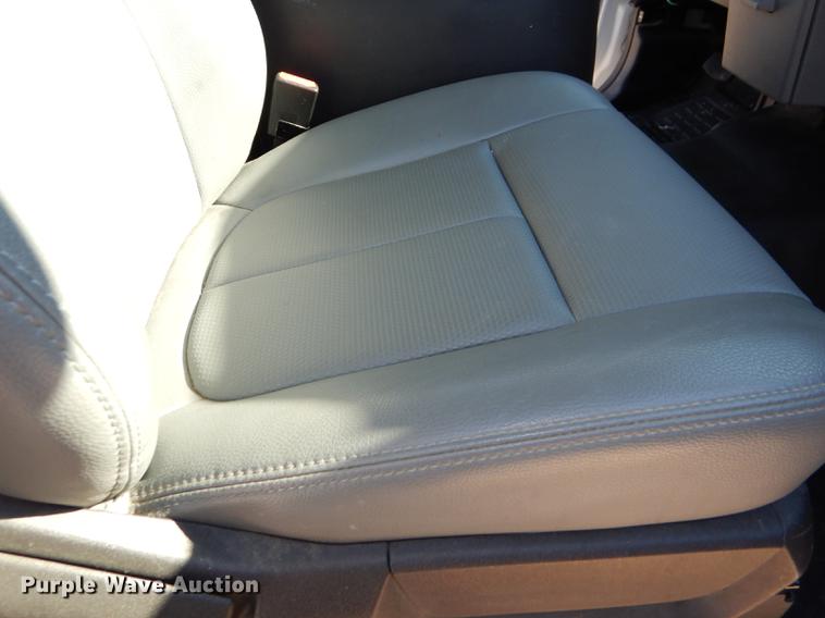 image for item DD8959 2012 Ford F550 Super Duty truck cab and chassis