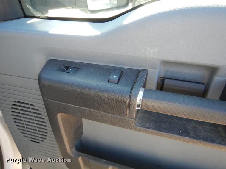 image for item DD8959 2012 Ford F550 Super Duty truck cab and chassis