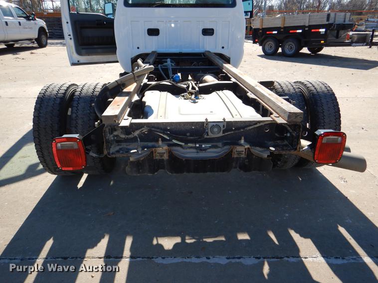 image for item DD8959 2012 Ford F550 Super Duty truck cab and chassis