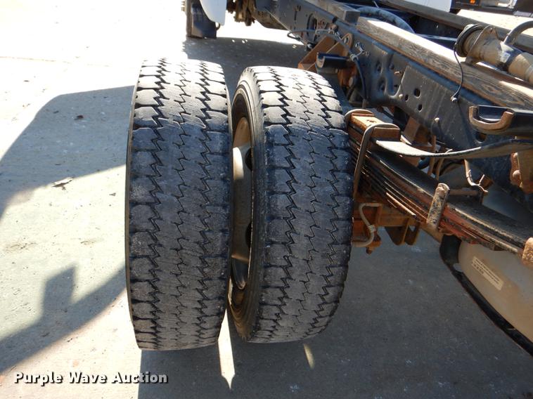 image for item DD8959 2012 Ford F550 Super Duty truck cab and chassis