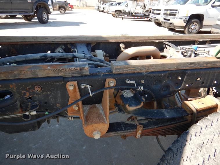 image for item DD8959 2012 Ford F550 Super Duty truck cab and chassis