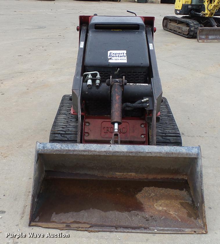 image for item DE4940 2013 Toro TX525 compact utility loader