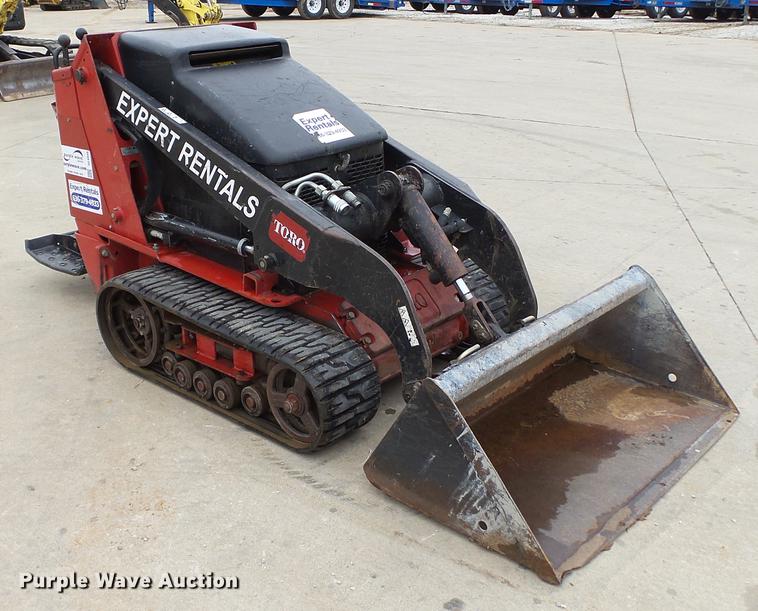 image for item DE4940 2013 Toro TX525 compact utility loader