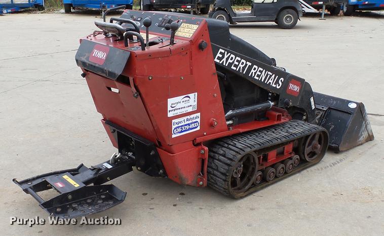 image for item DE4940 2013 Toro TX525 compact utility loader
