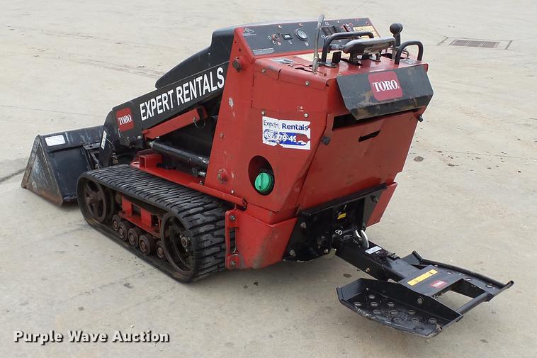image for item DE4940 2013 Toro TX525 compact utility loader