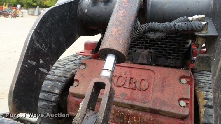 image for item DE4940 2013 Toro TX525 compact utility loader