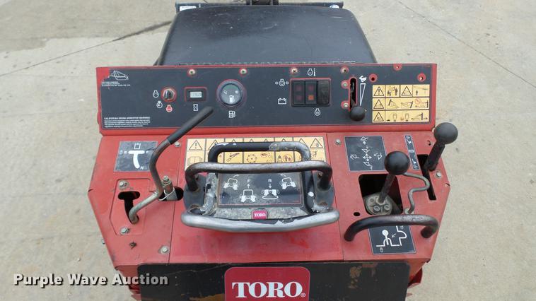 image for item DE4940 2013 Toro TX525 compact utility loader