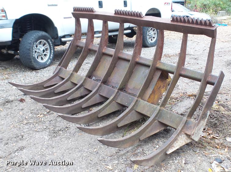 Pemberton JD755IVLR root rake in Fenton, MO | Item DE4941 sold | Purple ...