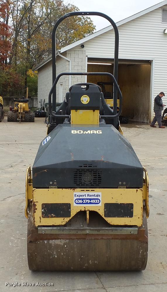 image for item DE4943 2006 Bomag BW900-2 double drum vibratory roller
