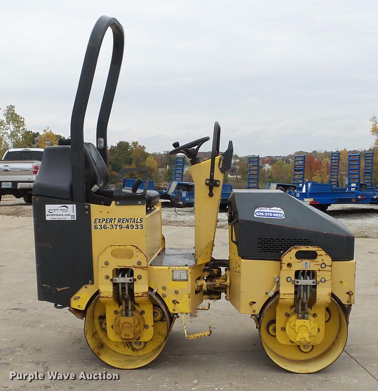 image for item DE4943 2006 Bomag BW900-2 double drum vibratory roller