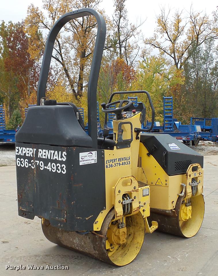 image for item DE4943 2006 Bomag BW900-2 double drum vibratory roller