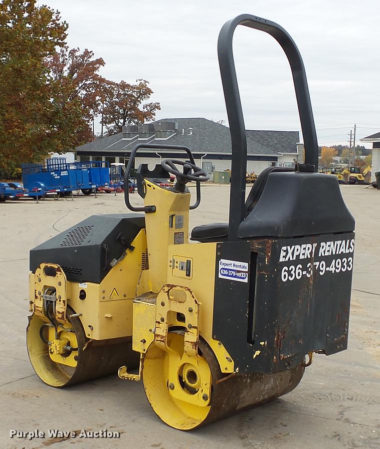 image for item DE4943 2006 Bomag BW900-2 double drum vibratory roller