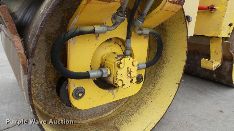 image for item DE4943 2006 Bomag BW900-2 double drum vibratory roller