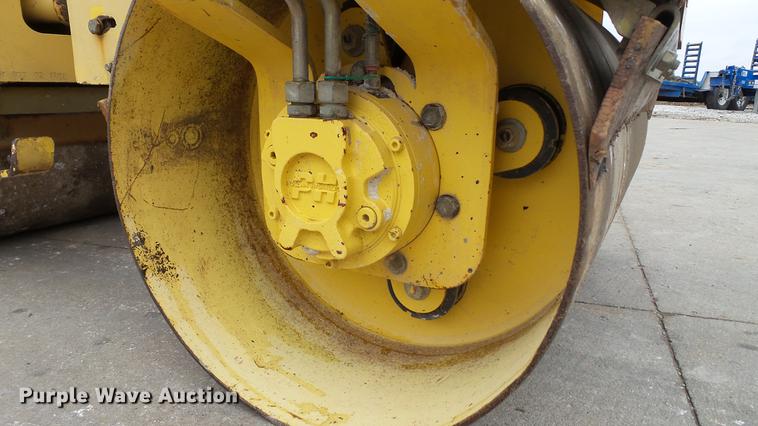 image for item DE4943 2006 Bomag BW900-2 double drum vibratory roller