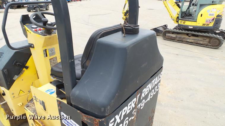image for item DE4943 2006 Bomag BW900-2 double drum vibratory roller