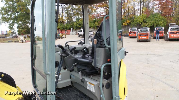 image for item DE4944 2011 Yanmar VI035-5B mini excavator