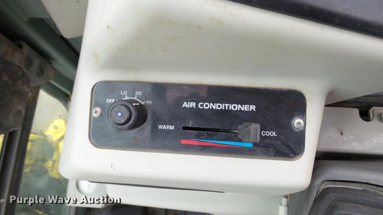 image for item DE4944 2011 Yanmar VI035-5B mini excavator