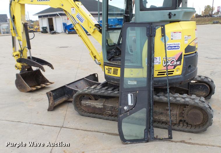 image for item DE4944 2011 Yanmar VI035-5B mini excavator
