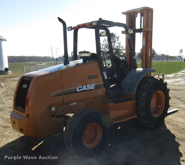 image for item DE5927 2010 Case 588G forklift