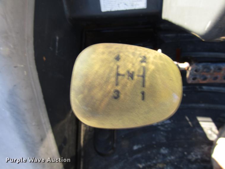 image for item DE5927 2010 Case 588G forklift