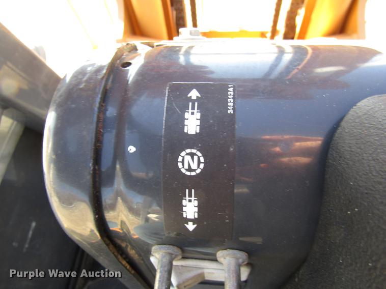 image for item DE5927 2010 Case 588G forklift