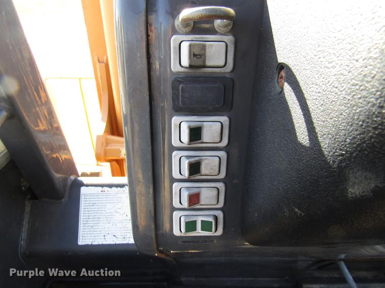 image for item DE5927 2010 Case 588G forklift