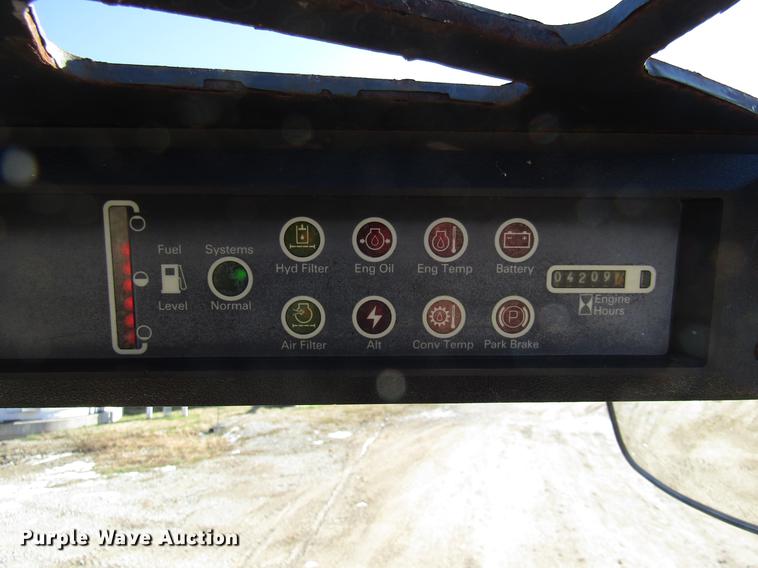 image for item DE5927 2010 Case 588G forklift