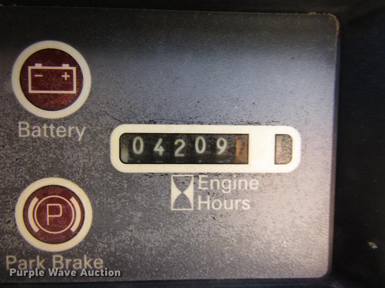 image for item DE5927 2010 Case 588G forklift