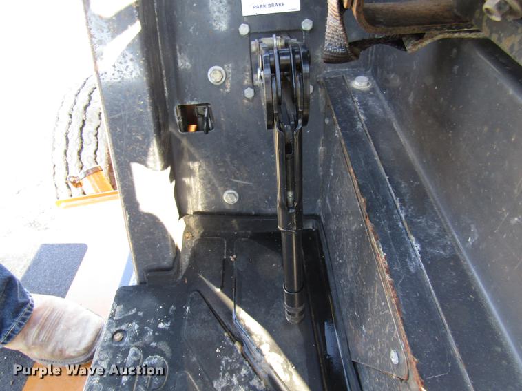 image for item DE5927 2010 Case 588G forklift