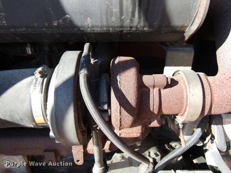 image for item DE5927 2010 Case 588G forklift