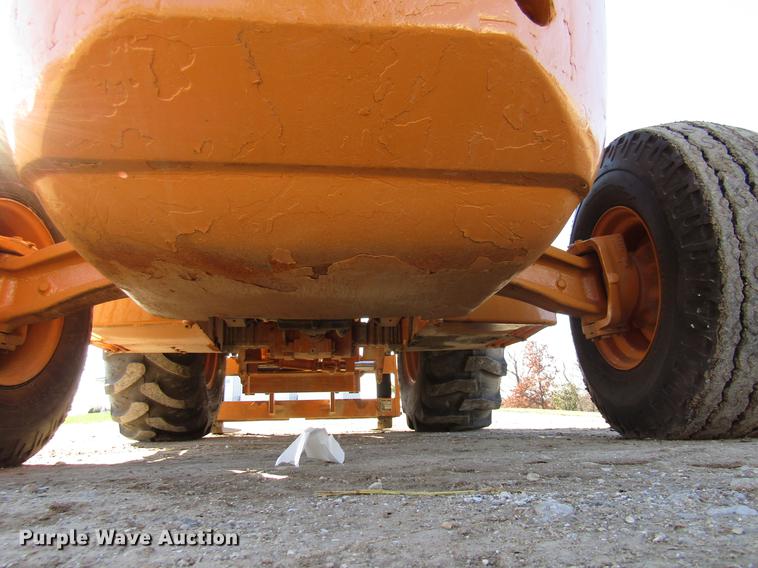 image for item DE5927 2010 Case 588G forklift