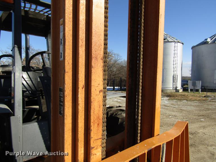 image for item DE5927 2010 Case 588G forklift