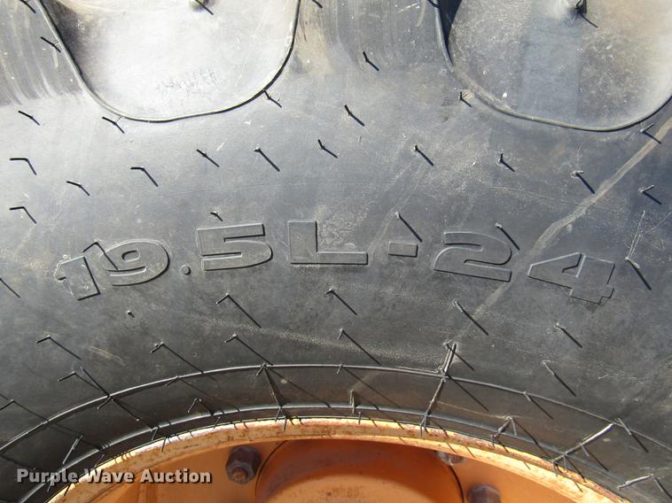 image for item DE5927 2010 Case 588G forklift