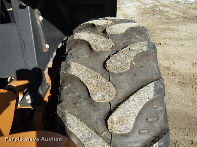 image for item DE5927 2010 Case 588G forklift