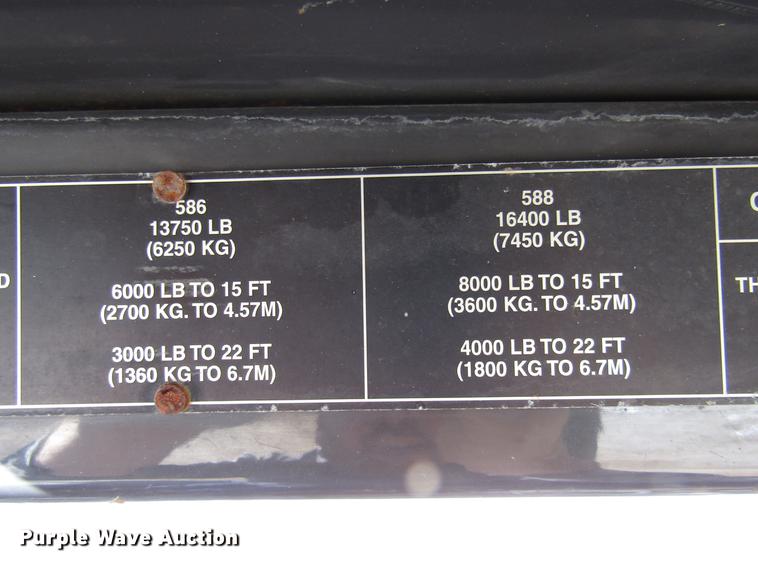 image for item DE5927 2010 Case 588G forklift