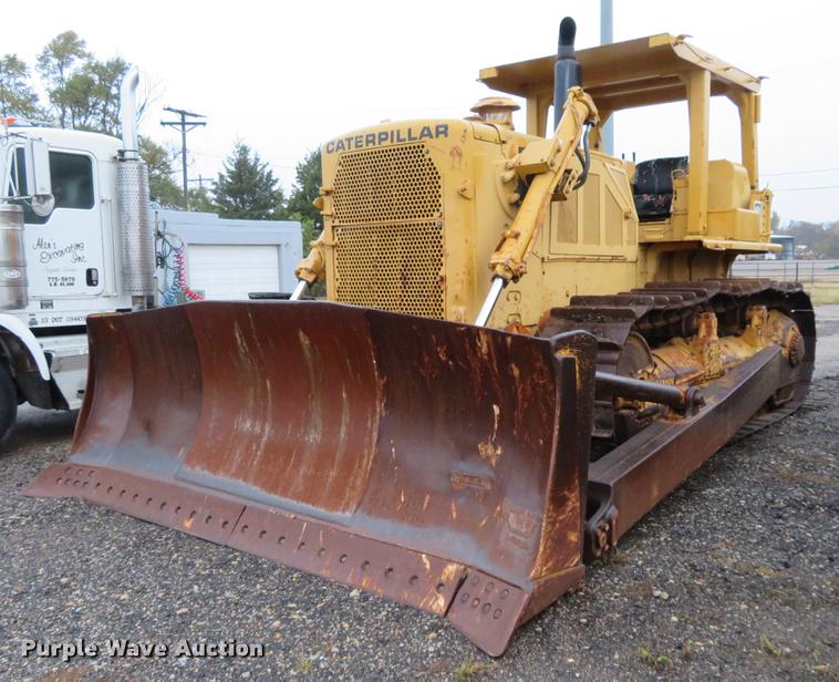 image for item DE6535 1974 Caterpillar D8H dozer