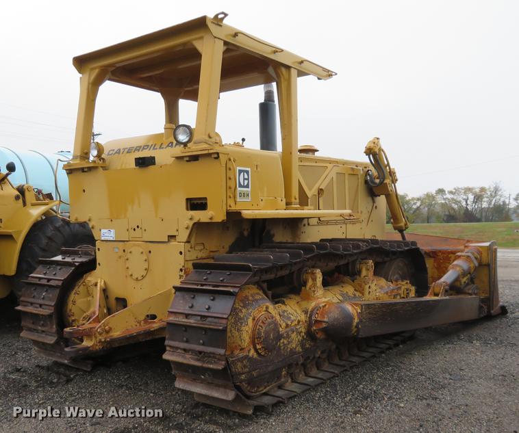 image for item DE6535 1974 Caterpillar D8H dozer