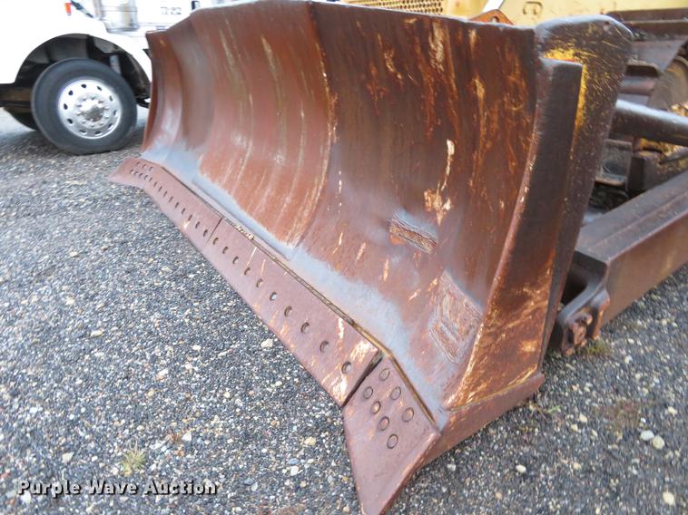 image for item DE6535 1974 Caterpillar D8H dozer