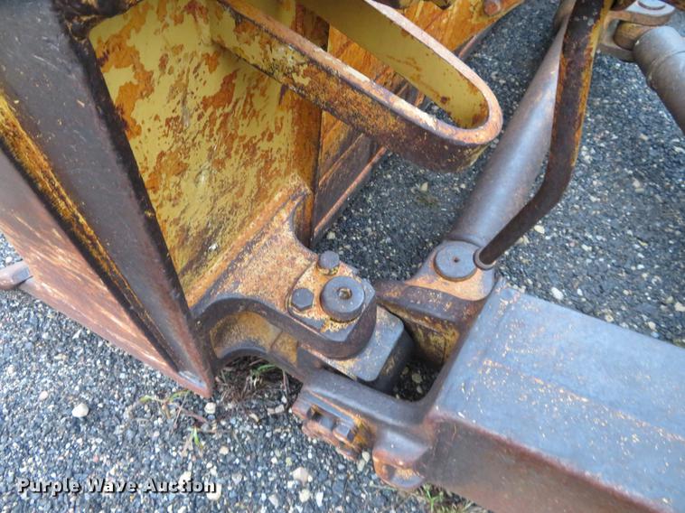 image for item DE6535 1974 Caterpillar D8H dozer