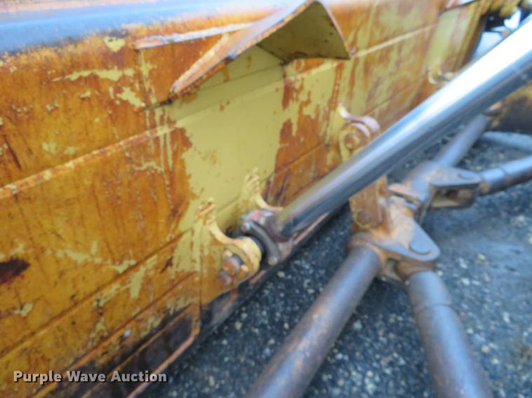 image for item DE6535 1974 Caterpillar D8H dozer