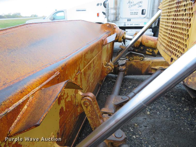 image for item DE6535 1974 Caterpillar D8H dozer