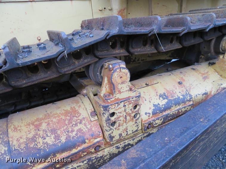 image for item DE6535 1974 Caterpillar D8H dozer