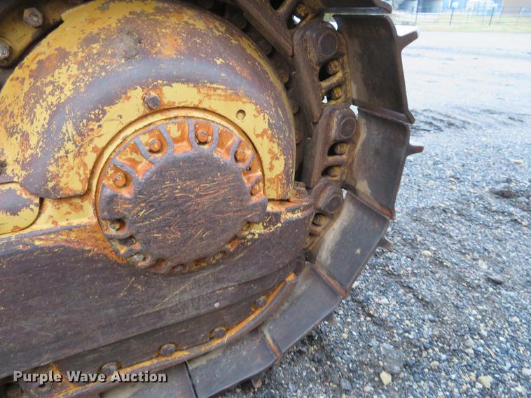 image for item DE6535 1974 Caterpillar D8H dozer