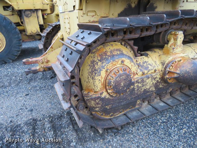 image for item DE6535 1974 Caterpillar D8H dozer